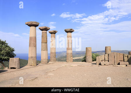 Antiken Säulen der Athene Tempel in Assos, Canakkale, Türkei Stockfoto