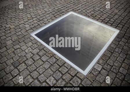 Brennende Bücher in Berlin, Detail der Holocaust Memorial, Geschichte Stockfoto