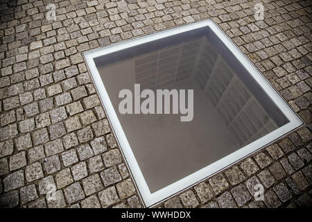 Brennende Bücher in Berlin, Detail der Holocaust Memorial, Geschichte Stockfoto