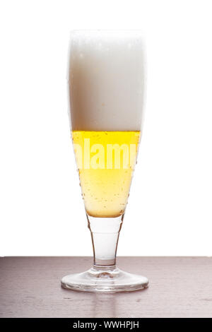Maß Bier auf dem Tisch. Stockfoto