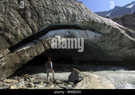 Besucher Blick auf den Gletscher Tor der Langgletscher Stockfoto