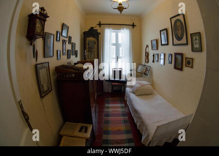 Melikhovo, Moskauer Gebiet, Russland - 3. April 2019: Das Interieur der Zimmer im Haupthaus des Schriftstellers. Zustand Literary-Memorial Museum-Reser Stockfoto