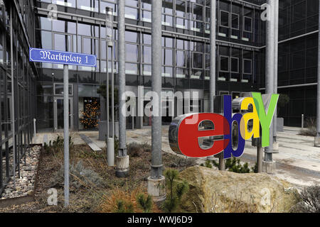 Ebay Logo am Haupteingang der Deutschen Sitz in Kleinmachnow bei Berlin Stockfoto