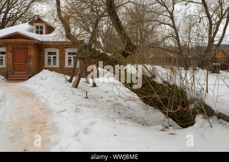 Melikhovo, Moskauer Gebiet, Russland - 3. April 2019: Landwirtschaftliche Gebäude. Zustand Literary-Memorial Museum-Reserve von Anton Tschechow Melikhovo Stockfoto