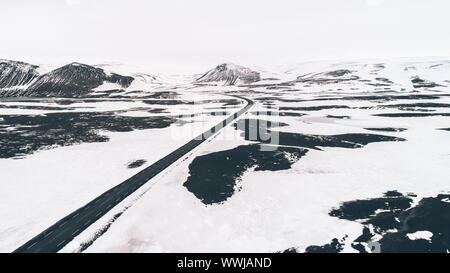 Isländische Panoramen, Luftaufnahme auf dem Land Stockfoto
