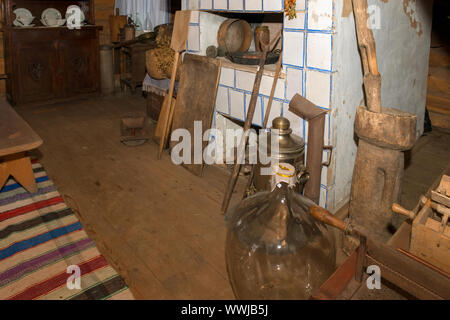 Melikhovo, Moskauer Gebiet, Russland - 3. April 2019: In einem Zimmer in der Dependance Küche. Zustand Literary-Memorial Museum-Reserve von Anton Tschechow Stockfoto