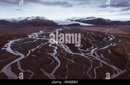 Isländische Panoramen, Luftaufnahme auf dem Land Stockfoto