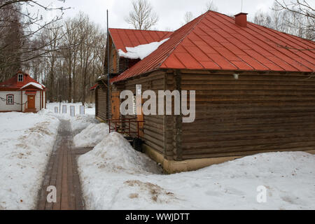 Melikhovo, Moskauer Gebiet, Russland - 3. April 2019: Barnyard. Zustand Literary-Memorial Museum-Reserve von Anton Tschechow Melikhovo Stockfoto