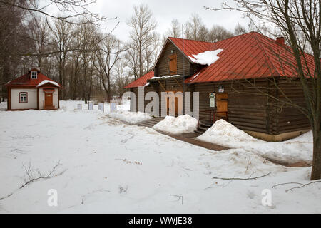 Melikhovo, Moskauer Gebiet, Russland - 3. April 2019: Barnyard. Zustand Literary-Memorial Museum-Reserve von Anton Tschechow Melikhovo Stockfoto