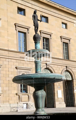 Kronprinz-Rupprecht-Brunnen am am Marstallplatz in München Stockfoto