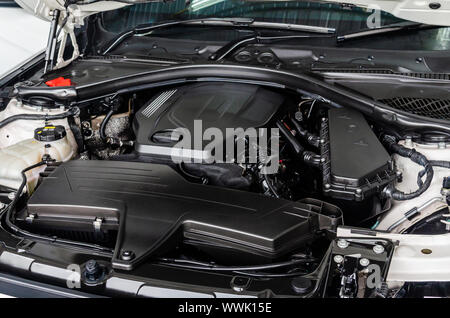 Details der neue Motor im Auto. Stockfoto