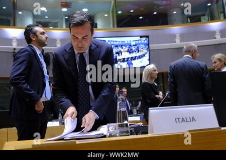 Brüssel, Belgien. 16 Sep, 2019. Der italienische Minister für EU-Angelegenheiten Vincenzo Amendola bei einem Europäischen Rat für Allgemeine Angelegenheiten. Credit: ALEXANDROS MICHAILIDIS/Alamy leben Nachrichten Stockfoto