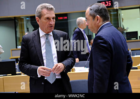 Brüssel, Belgien. 16 Sep, 2019. EU-Haushalt EU-Kommissar Günther Oettinger bei einem Europäischen Rat für Allgemeine Angelegenheiten. Credit: ALEXANDROS MICHAILIDIS/Alamy leben Nachrichten Stockfoto