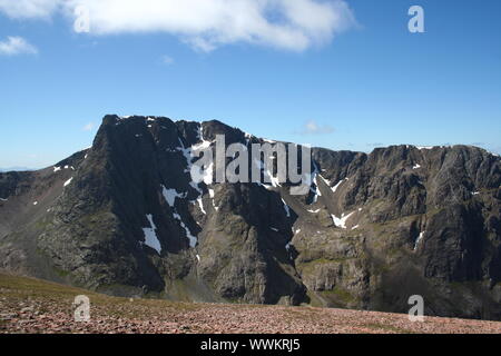 Die Nordwand des Ben Nevis von Carn Mor Dearg. Sie können sehen, den Nordosten Buttress, Tower Ridge und Carn Dearg. Stockfoto