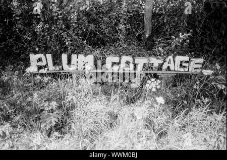 Plum Cottage unterzeichnen, Hattingley, Medstead, Alton, Vereinigtes Königreich. Stockfoto