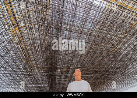 London, Großbritannien. 16 Sep, 2019. Matrix, 2019 - Der britische Bildhauer Antony Gormley (Bild) neue Ausstellung in der Königlichen Akademie der Künste Es ist seine wichtigste Solo Show in Großbritannien seit über einem Jahrzehnt, in dem sowohl bestehende als auch speziell Nachrichten arbeitet, von Zeichnungen und Skulpturen in erfahrungsbasiertes Umgebungen. Es wird an der Ra von 21. September bis 3. Dezember 2019. Credit: Guy Bell/Alamy leben Nachrichten Stockfoto