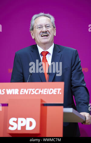 Sigmar Gabriel und Christian Ude geben Anweisungen, die nach der Landtagswahl in Berlin. Stockfoto