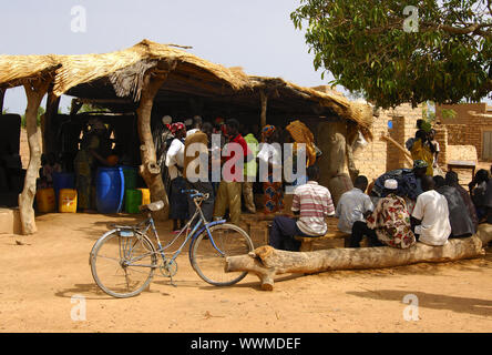 Restaurant in einem Dorf in Burkina Faso Stockfoto