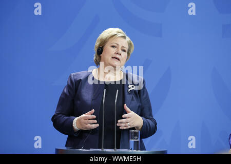 Solberg trifft Merkel in Berlin. Stockfoto