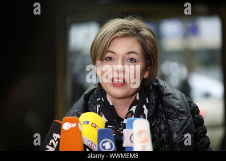 CDU und Merkel ueber den Koalitionsvertrag mit der SPD in Berlin Stockfoto