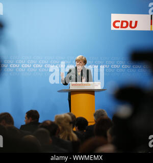 CDU und Merkel ueber den Koalitionsvertrag mit der SPD in Berlin Stockfoto