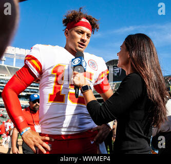 RingCentral Kolosseum Oakland, Calif, USA. 15 Sep, 2019. Usa Leiter Quarterback Patrick Mahomes (15) Nach der NFL Football Spiel zwischen Kansas City Chiefs und die Oakland Raiders 28-10 Gewinn an RingCentral Kolosseum Oakland, Calif. Thurman James/CSM/Alamy leben Nachrichten Stockfoto