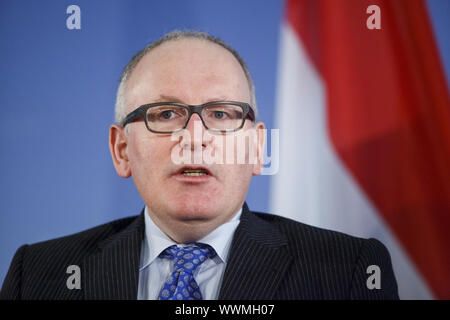 Steinmeier trifft Timmermans in Berlin. Stockfoto