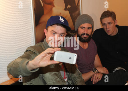 Matthias Schweighöfer, Tom Beck, Friedrich Mücke bei Premiere von Vaterfeuden 6.2.14 in Magdeburg. Stockfoto