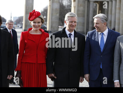 König Philippe und Königin Mathilde von Belgien am Brandenburger Tor in Berlin. Stockfoto