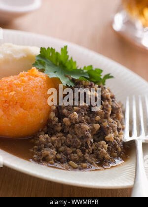 Teller mit Haggis, Neeps und Tatties Stockfoto