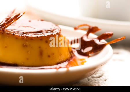 Köstliche Crème Caramel dessert Stockfoto
