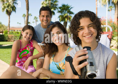 Familie zusammen Außerhalb Stockfoto