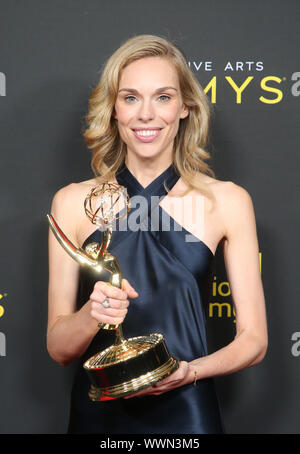 Los Angeles, Ca. 15 Sep, 2019. Olivia Scott-Webb, 2019 Creative Arts Emmy Awards Tag 2 Drücken Sie Zimmer, die in den Microsoft Theater in Los Angeles, Kalifornien am 15. September 2019. Credit: Faye Sadou/Medien Punch/Alamy leben Nachrichten Stockfoto