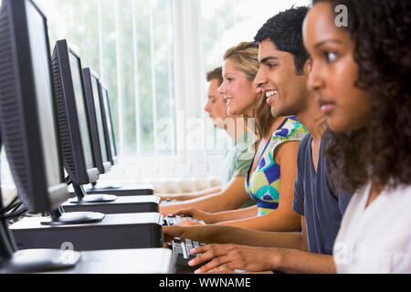 Studenten in einem Computer Lab Stockfoto