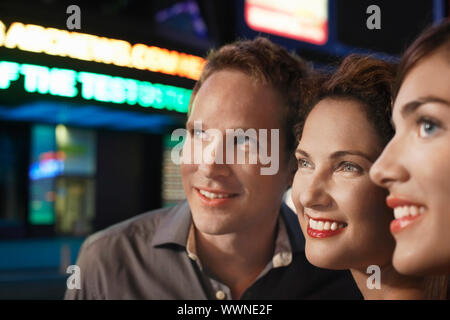 Freunde in der Nacht Stockfoto