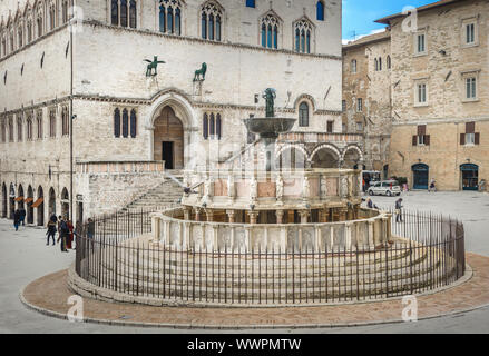 Fontana Maggiore auf der Piazza IV Novembre in Perugia, Umbrien, Italien Stockfoto