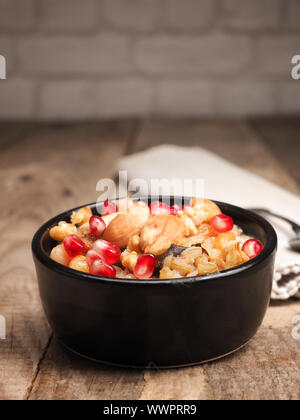 Traditionelle türkische Spezialitäten Ashura Noahs Pudding Stockfoto