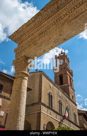 Piccolomini in Piazza Pio II, dem Hauptplatz von Pienza, Toskana, Italien Stockfoto