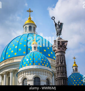 Dreifaltigkeits-Kathedrale und Spalte des Ruhmes, Sankt Petersburg, Russland Stockfoto