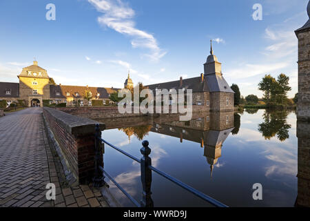 Schloss Lembeck, ein Wasserschloss, Dorsten, Nordrhein-Westfalen, Deutschland, Europa Stockfoto