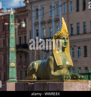 Sphinx der ägyptische Brücke über den Fluss Fontanka, Sankt Petersburg, Russland Stockfoto