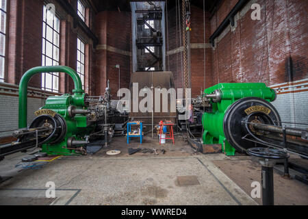 Der Bürgermeister und Bürgermeisterin Dampfmaschinen in einer alten Mühle. Stockfoto