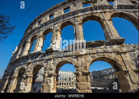 Antike römische Amphitheater in Pula, Kroatien. UNESCO-Weltkulturerbe. Stockfoto