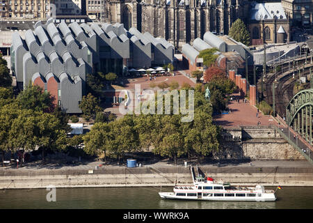 Stadtbild von oben mit Philharmonikern und Rhein, Köln, Nordrhein-Westfalen, Deutschland Stockfoto