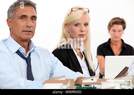 Mitarbeiter im Büro Stockfoto