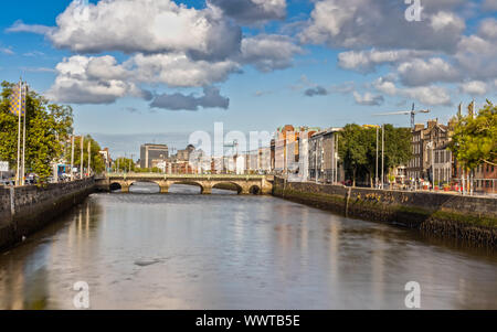 Grattan Brücke und den Fluss Liffey in Dublin, Irland Stockfoto