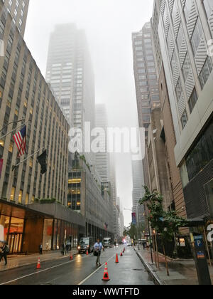 New York, USA - 5. Juni 2019: Manhattan Downtown NY im regnerischen Tag Stockfoto