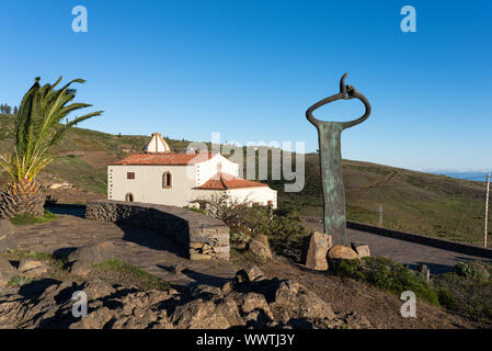 Mirador de Igualero. Kirche und Denkmal im Hochland auf La Gomera Stockfoto