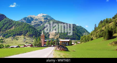 Sommer Landschaft in den Französischen Alpen. Stockfoto