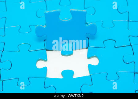 blauer Hintergrund-Puzzle. Business-Konzept Stockfoto
